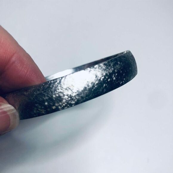 907 Monet textured hinged bangle signed silver tone bracelet - Picture 1 of 3